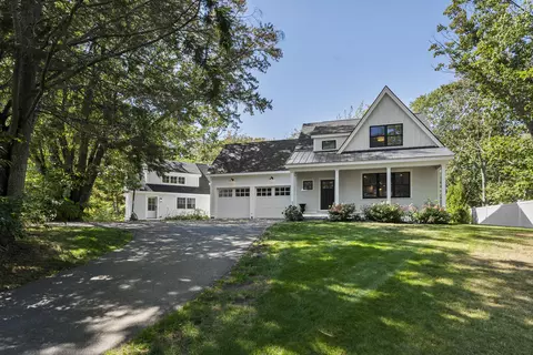 160 Main St, Kennebunkport, ME 04046