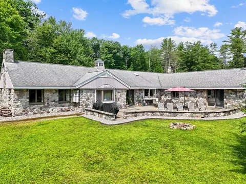 16 Davis Point Rd, Wayne, ME 04284