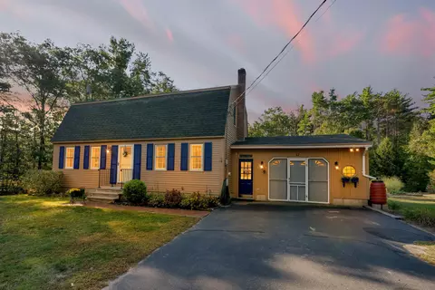 51 Lords Ln, Lyman, ME 04002