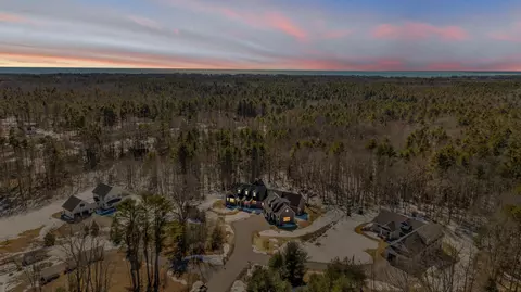 5 Lake Brook Dr, Kennebunk, ME 04043