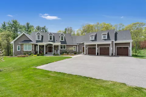 5 Lake Brook Dr, Kennebunk, ME 04043