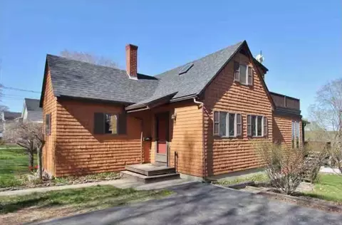 76 Union St, Belfast, ME 04915