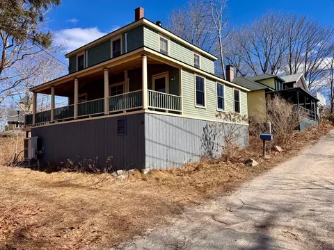 54 Elizabeth St, Portland, ME 04108
