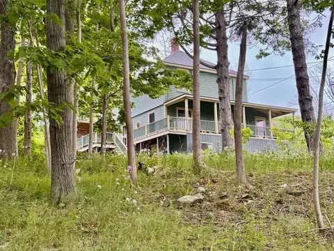 54 Elizabeth St, Portland, ME 04108