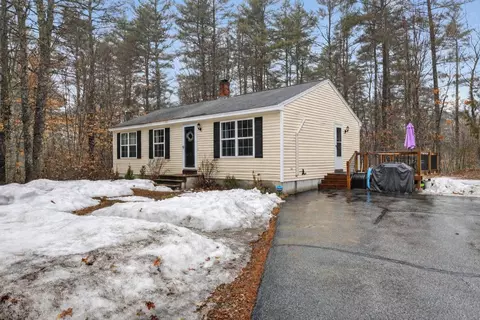 688 Townhouse Rd, Waterboro, ME 04030