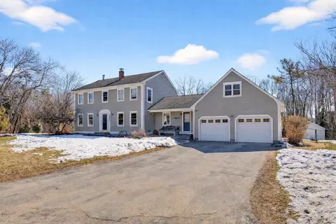 74 Hunts Point Rd, Cape Elizabeth, ME 04107