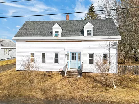 16 Maple St, Vassalboro, ME 04989
