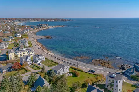 221 Beach Ave, Kennebunk, ME 04043 photo 2