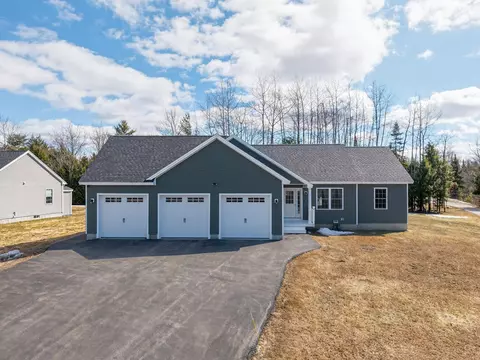 31 Meredith Dr, Windham, ME 04062