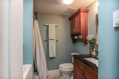 Bath - 407 Ocean Blvd #A5, Hampton, NH 03842 photo 1 of 4