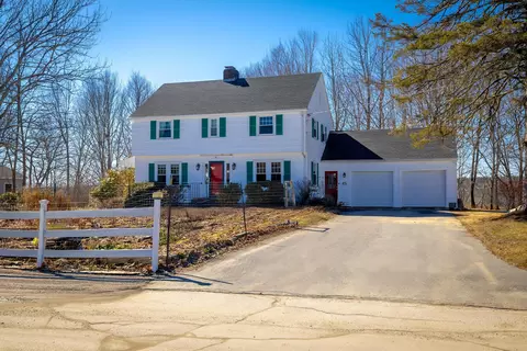 45 Beals Ave, Ellsworth, ME 04605