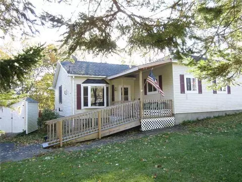 38 Third St, Eastport, ME 04631