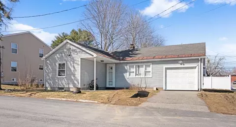 2 Banks Ln, Biddeford, ME 04005