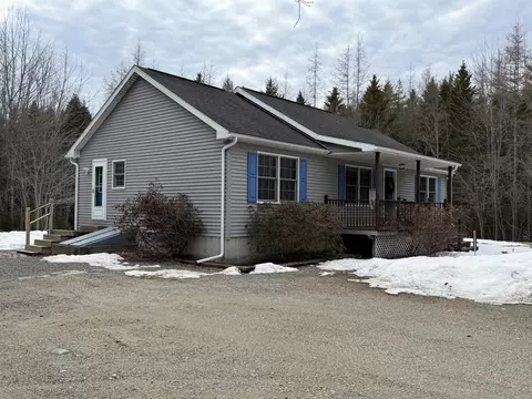 27 Oak Point Rd, Harrington, ME 04643