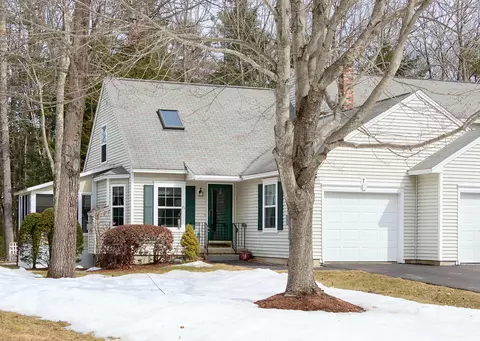 7 Windsor Commons Dr #7, Kennebunk, ME 04043