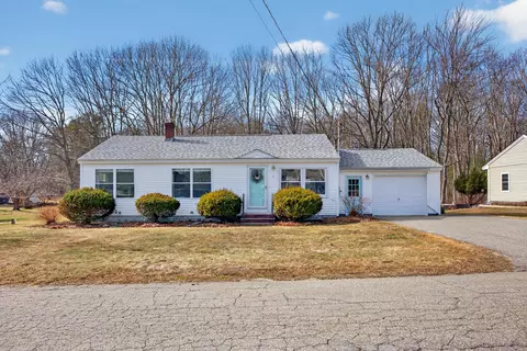 5 Twin Island Dr, Biddeford, ME 04005