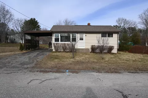 13 Frost Hill Ave, Lisbon, ME 04252