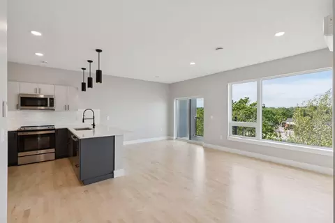 Living - 20 Upper Falls Rd #406, Biddeford, ME 04005 photo 1 of 4