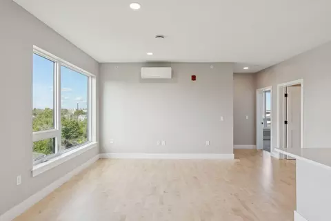 Living - 20 Upper Falls Rd #406, Biddeford, ME 04005 photo 4 of 4