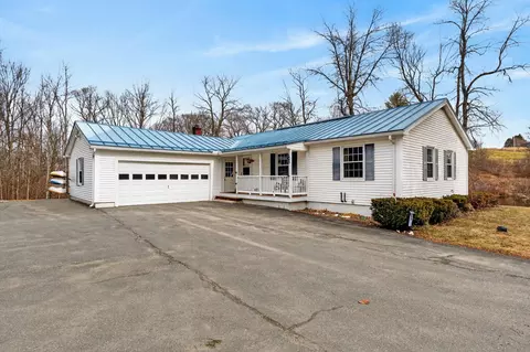 88 County Rd, Oakland, ME 04963
