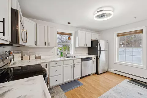 6 Meadow View Dr # B, Sanford, ME 04073