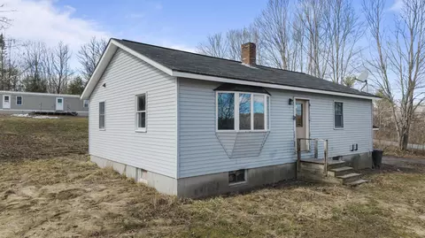 87 Pond Rd, Burnham, ME 04922