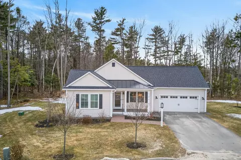 24 Maxwell Woods Dr #15, Cape Elizabeth, ME 04107