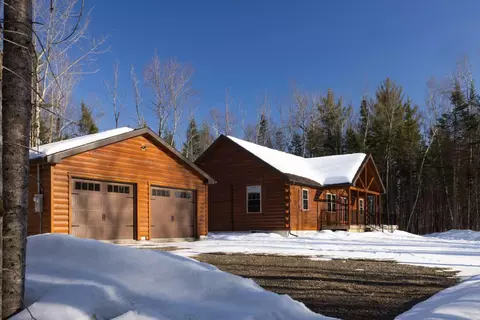 28 Sunrise Dr, Newport, VT 05857