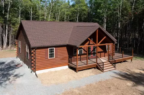 28 Sunrise Dr, Newport, VT 05857