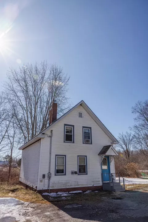 8 Court St, Vassalboro, ME 04989