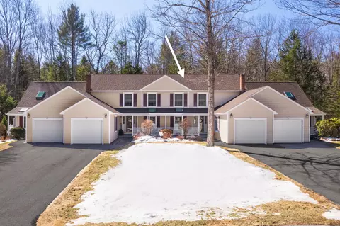 29 Hampton Glen Dr #10, Kennebunk, ME 04043