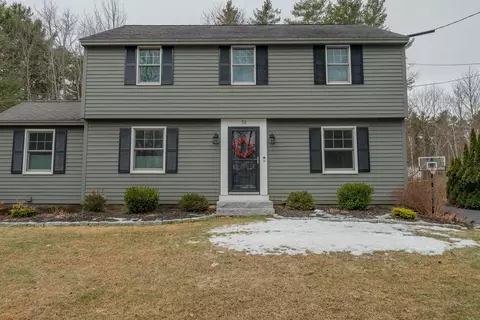 32 Pleasant Hill Rd, Falmouth, ME 04105