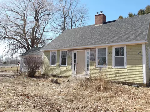 616 Old County Rd, Rockland, ME 04841