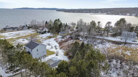 8 Summer St, Searsport, ME 04974