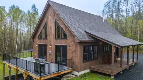 1 Mountain View Ln, Monson, ME 04464