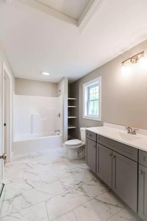 Bath - 14 Shepherd Ln, Windham, ME 04062 photo 1 of 2