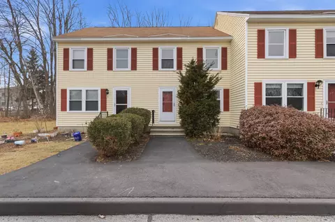 7 Powder Mill Dr #7, Kennebunk, ME 04043