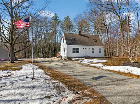 8 Jesse Cir, Sanford, ME 04073