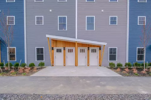 65 Dougherty Ct #106, Portland, ME 04102