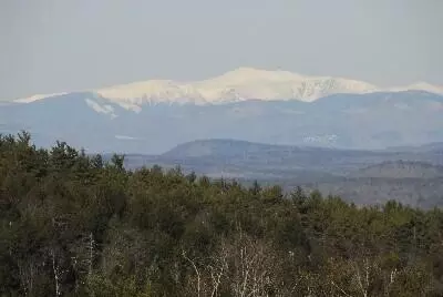 067 Middle Rd, Naples, ME 04055