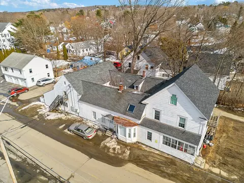 51 Bowdoin St, Winthrop, ME 04364