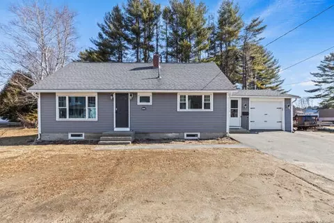 32 Grove St, Lewiston, ME 04240