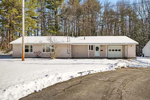 224 Congress Cir, Topsham, ME 04086