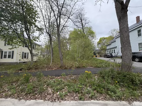 117 4th St, Bangor, ME 04401