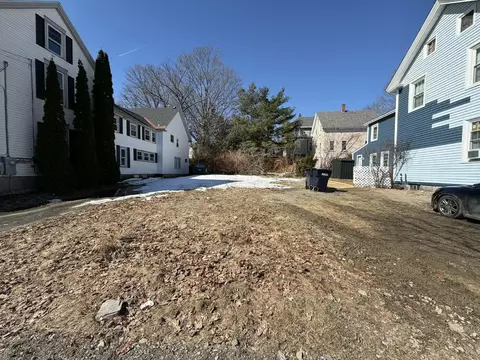 75 4th St, Bangor, ME 04401