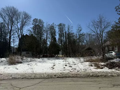 10 Hersey Ave, Bangor, ME 04401