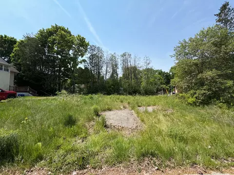 10 Hersey Ave, Bangor, ME 04401