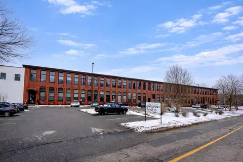 30 Lincoln St #213, Westbrook, ME 04092