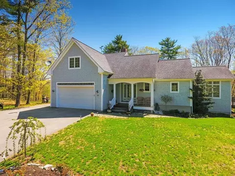 44 Island View Ln, Brunswick, ME 04011