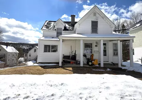 243 Pine St, Rumford, ME 04276